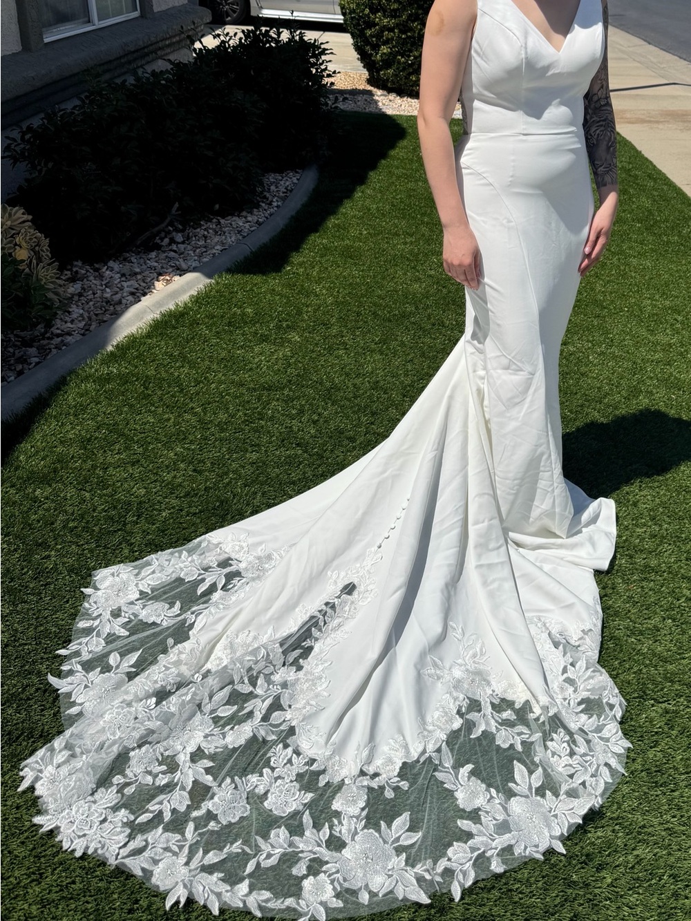 Ivory Lace-Train Mermaid Bridal Gown